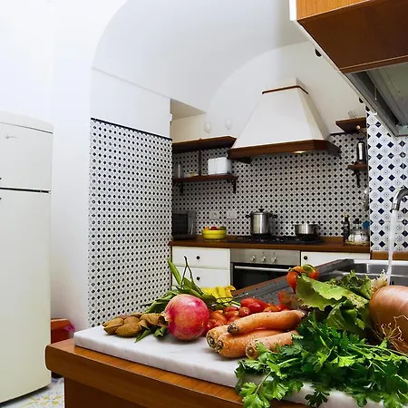 Casa Hellen Center بوسيتانو