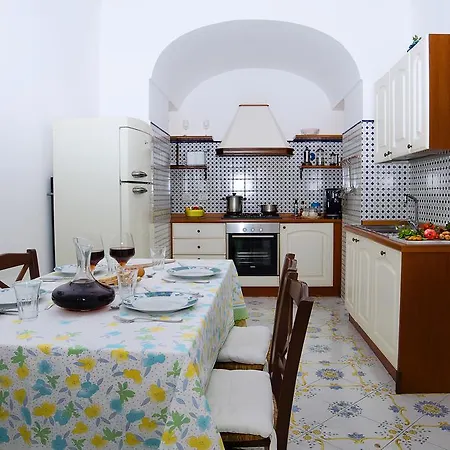 Casa Hellen Center * بوسيتانو