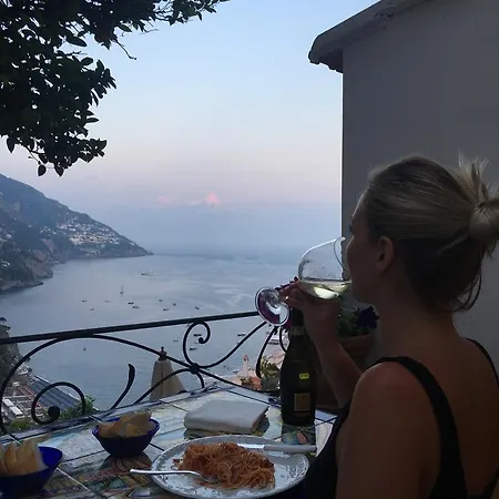 Casa Hellen Center *