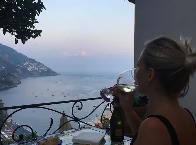 Casa Hellen Center *